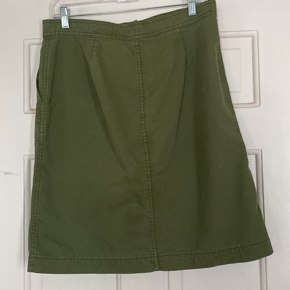 Women’s J Crew Khaki Skirt, size 8. - Picture 2 of 4